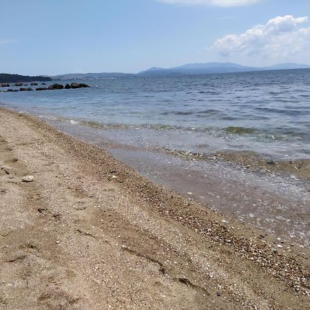 Διαμέρισμα Στην Πόλη Metamorfosi المظهر الخارجي الصورة